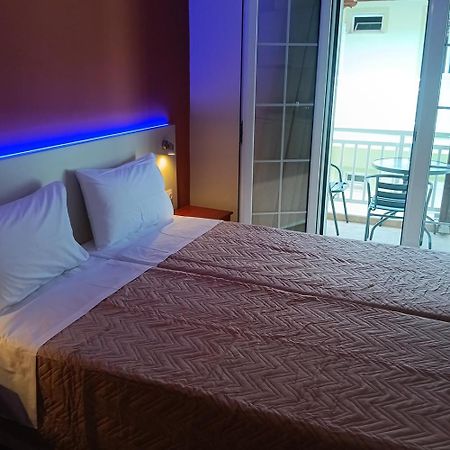 Oasis Blue Inn Лептокарія Екстер'єр фото