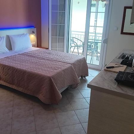 Oasis Blue Inn Лептокарія Екстер'єр фото