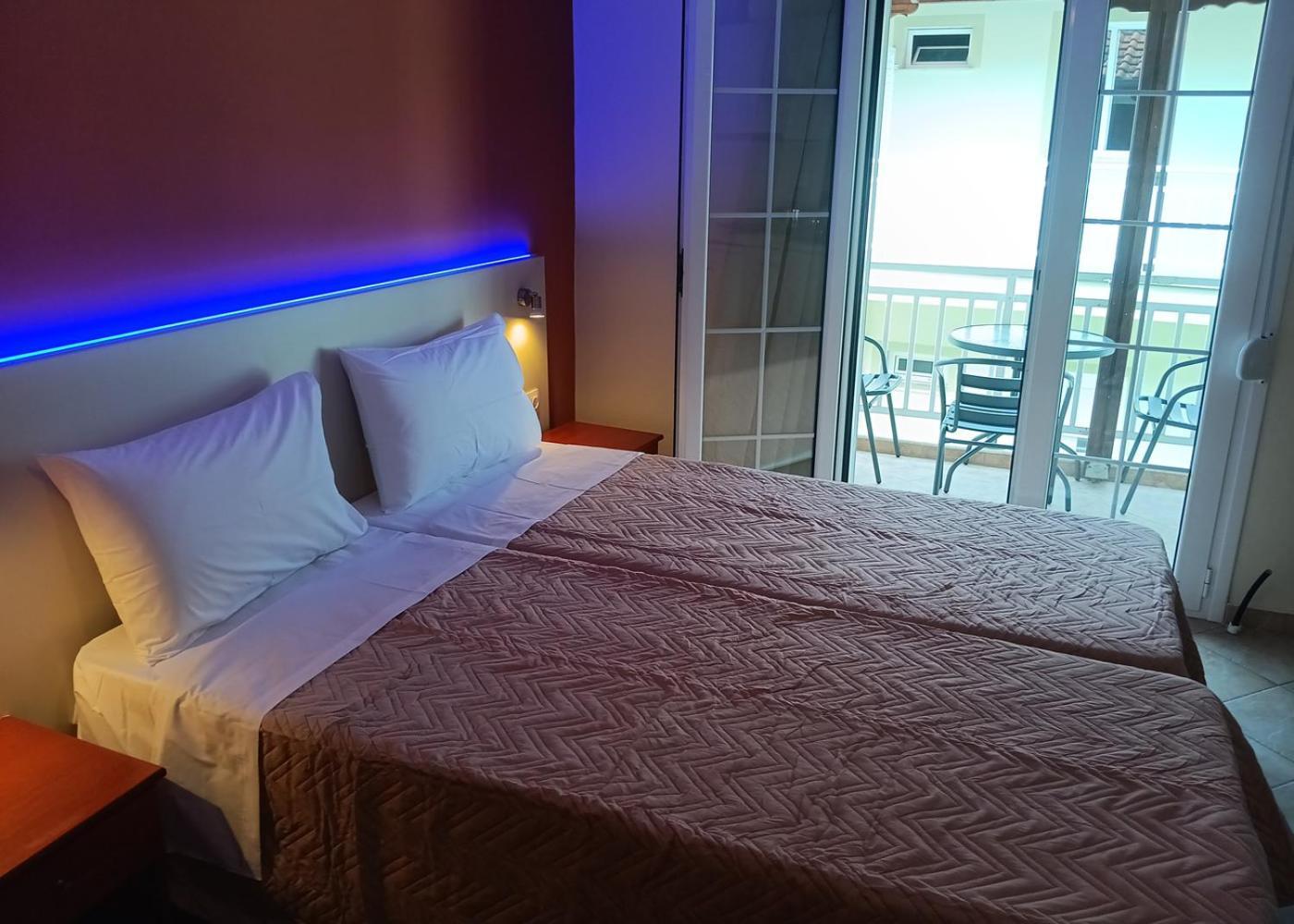 Oasis Blue Inn Лептокарія Екстер'єр фото