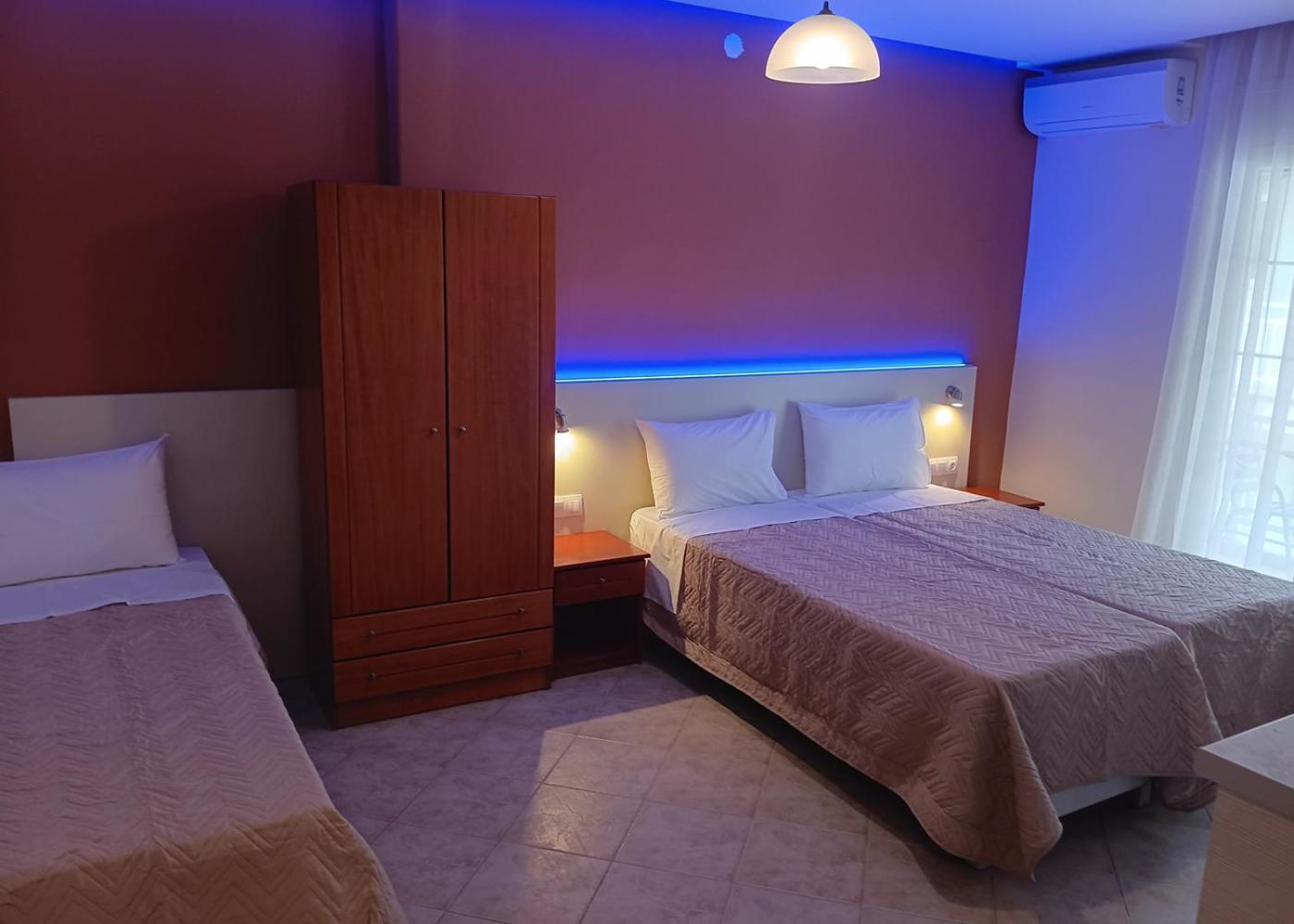 Oasis Blue Inn Лептокарія Екстер'єр фото