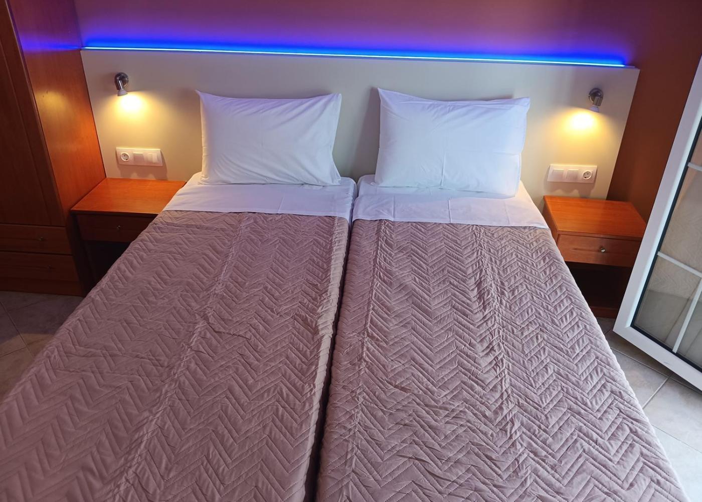 Oasis Blue Inn Лептокарія Екстер'єр фото